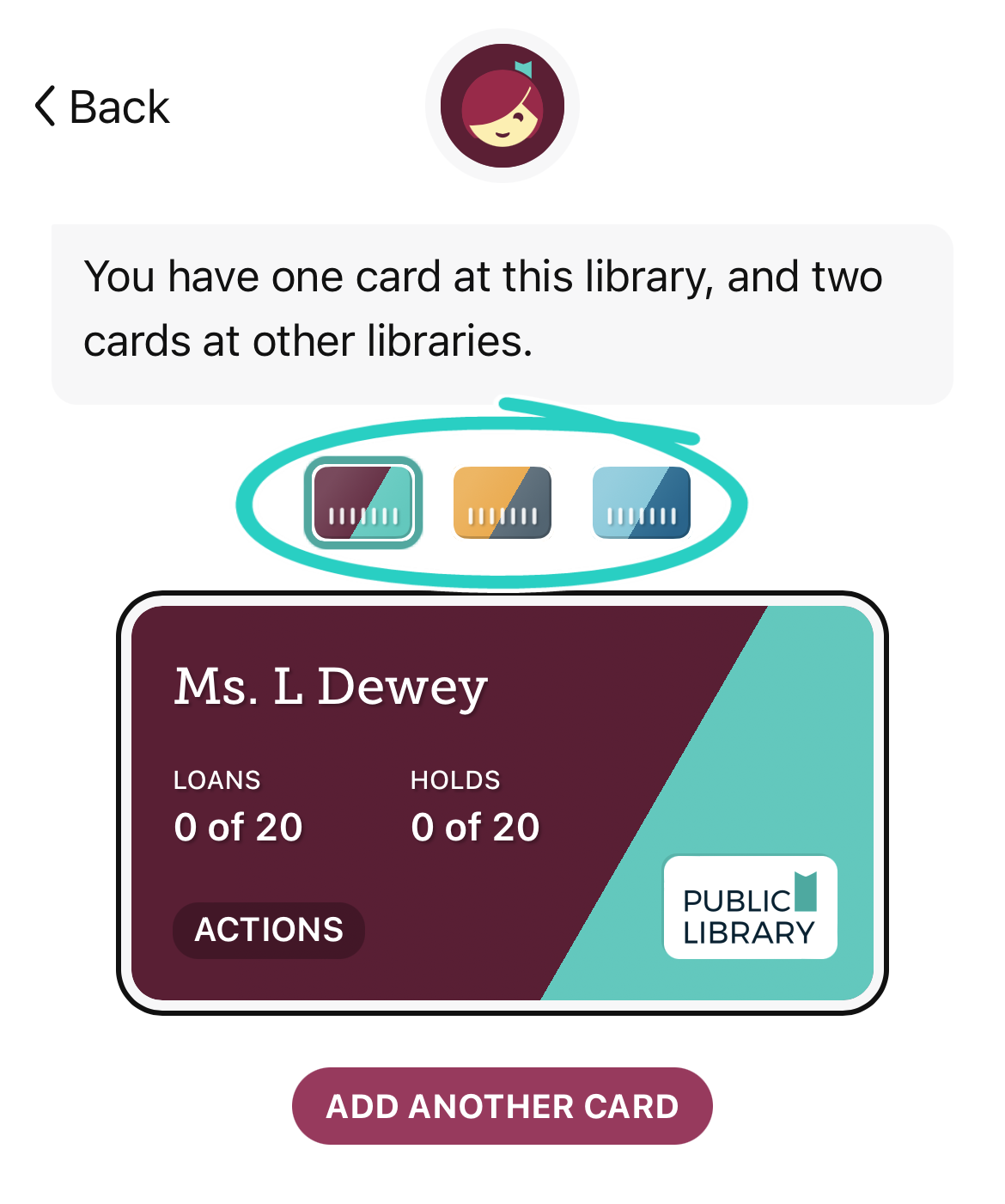 微型圖書館借書證顯示在管理圖書證功能表的頂端，可在圖書館之間切換。